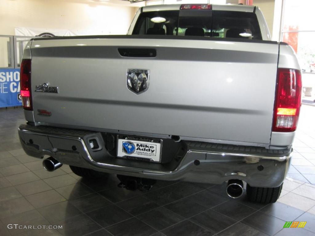 2010 Ram 1500 Big Horn Crew Cab - Bright Silver Metallic / Dark Slate/Medium Graystone photo #9