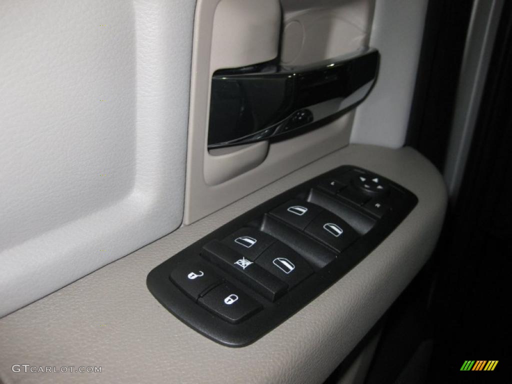 2010 Ram 1500 Big Horn Crew Cab - Bright Silver Metallic / Dark Slate/Medium Graystone photo #15