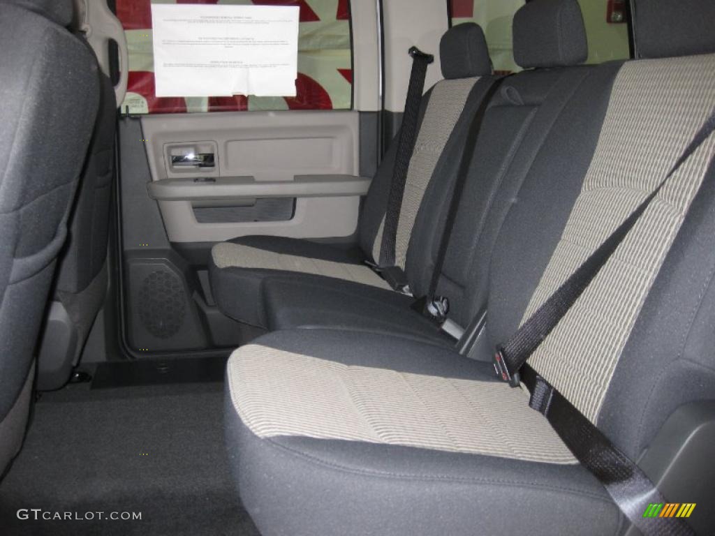 2010 Ram 1500 Big Horn Crew Cab - Bright Silver Metallic / Dark Slate/Medium Graystone photo #20