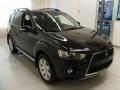 2010 Labrador Black Pearl Mitsubishi Outlander SE  photo #5