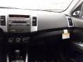 2010 Labrador Black Pearl Mitsubishi Outlander SE  photo #19