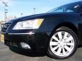Ebony Black - Sonata Limited V6 Photo No. 2