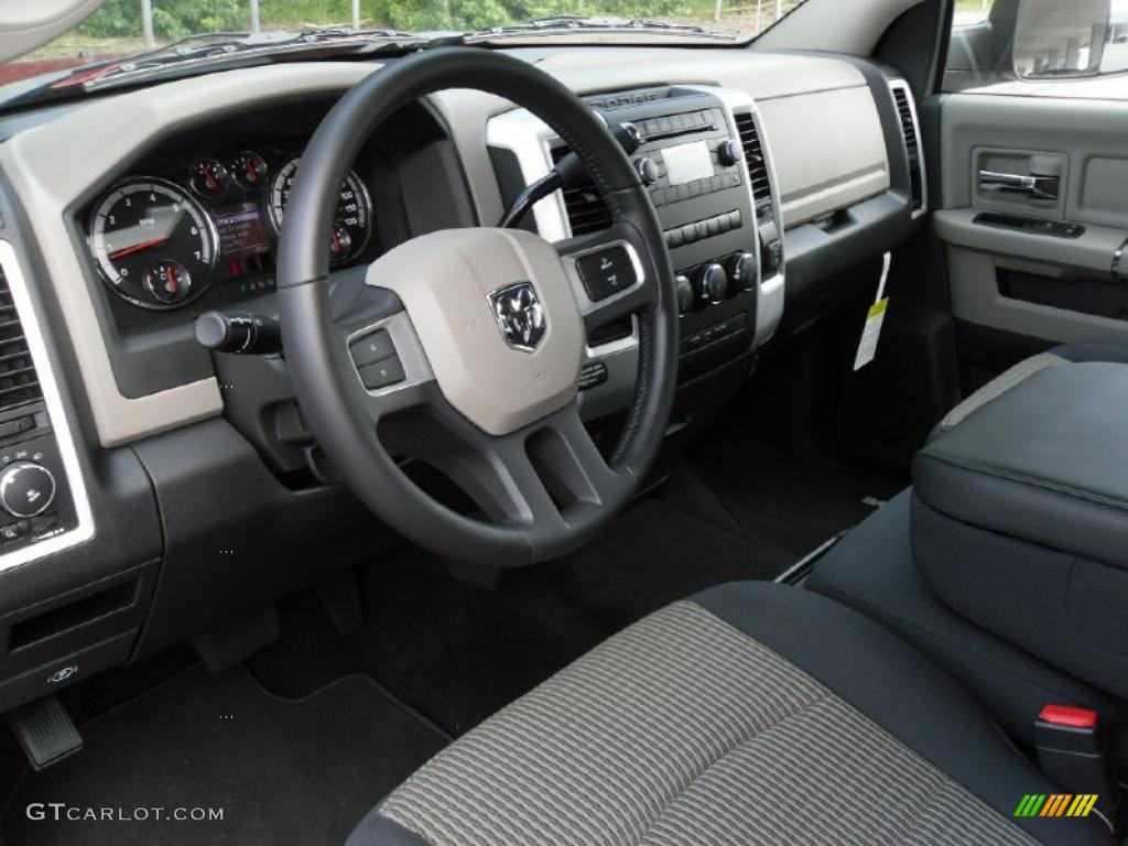 2010 Ram 1500 Big Horn Crew Cab - Inferno Red Crystal Pearl / Dark Slate/Medium Graystone photo #28