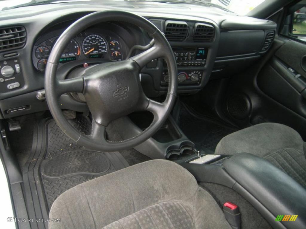 2002 S10 LS Extended Cab - Summit White / Graphite photo #10