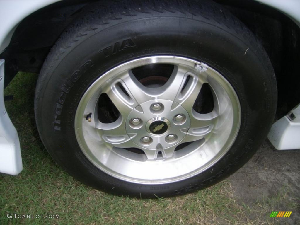 2002 S10 LS Extended Cab - Summit White / Graphite photo #16