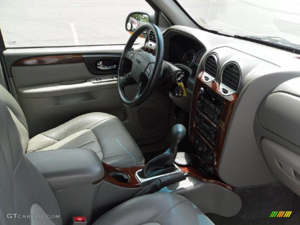 2004 Envoy SLT - Summit White / Medium Pewter photo #23