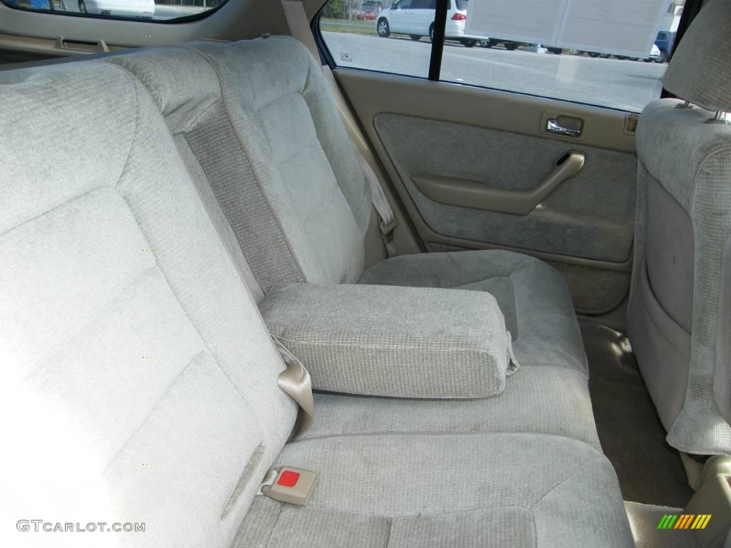 1992 Accord LX Wagon - Arcadia Green Pearl / Beige photo #28