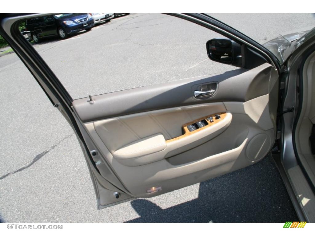 2005 Accord Hybrid Sedan - Desert Mist Metallic / Ivory photo #13