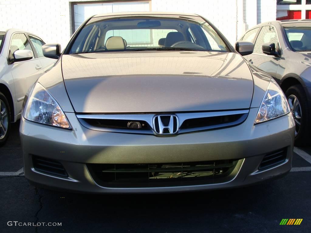 2006 Accord EX-L Sedan - Desert Mist Metallic / Ivory photo #2