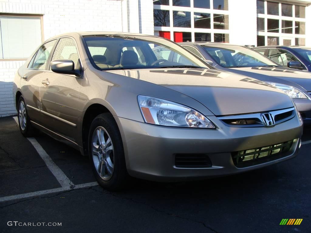 2006 Accord EX-L Sedan - Desert Mist Metallic / Ivory photo #3