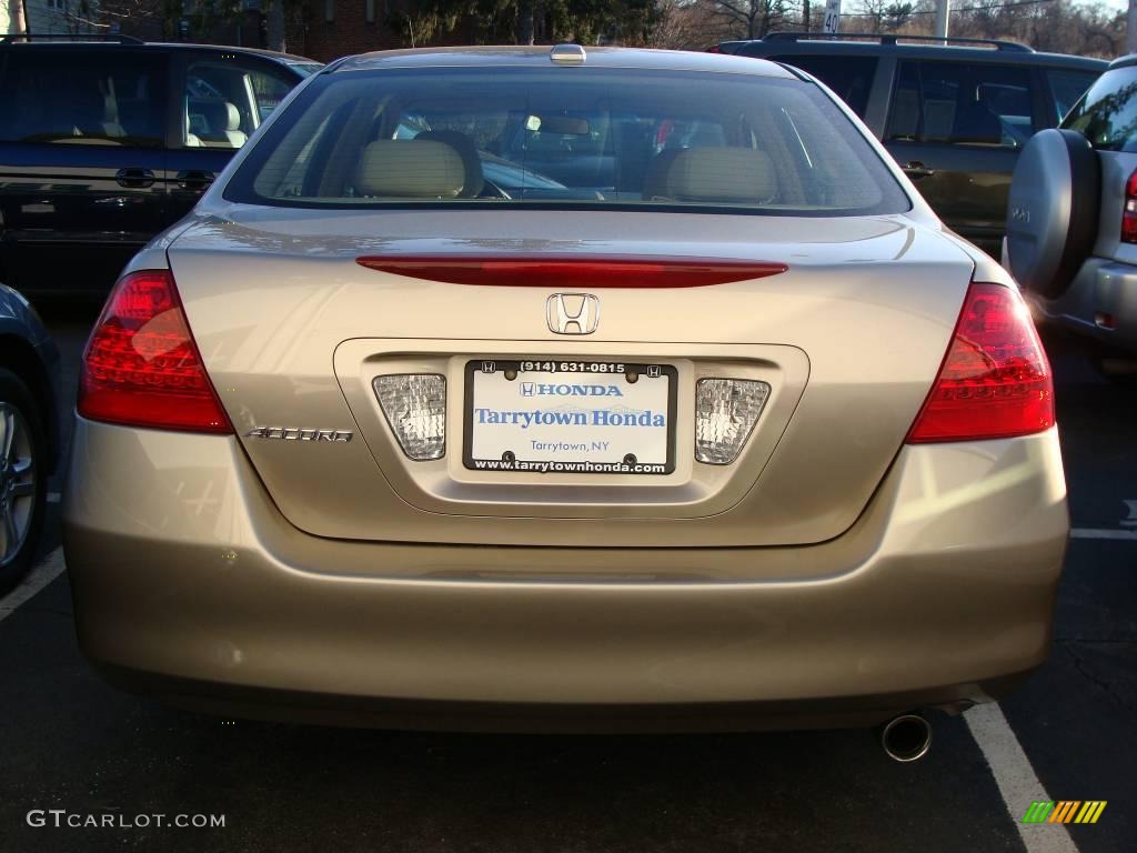 2006 Accord EX-L Sedan - Desert Mist Metallic / Ivory photo #5
