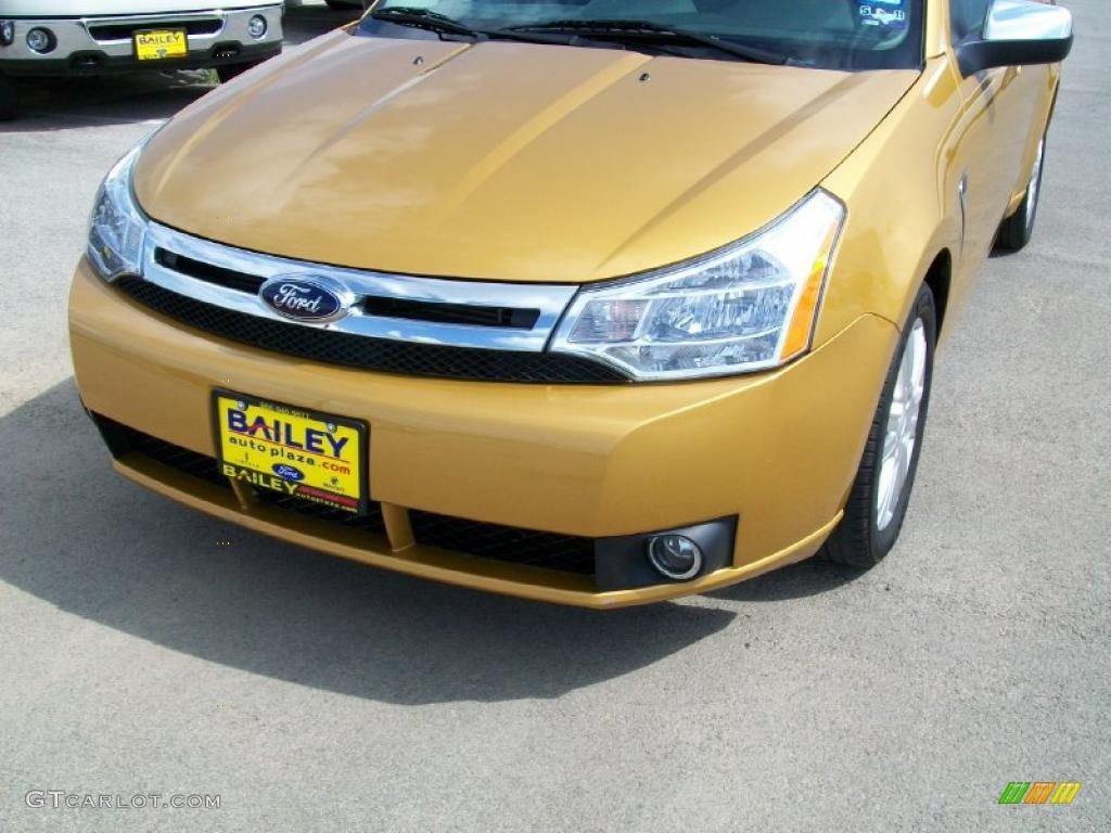 2009 Focus SEL Sedan - Amber Gold Metallic / Medium Stone photo #1