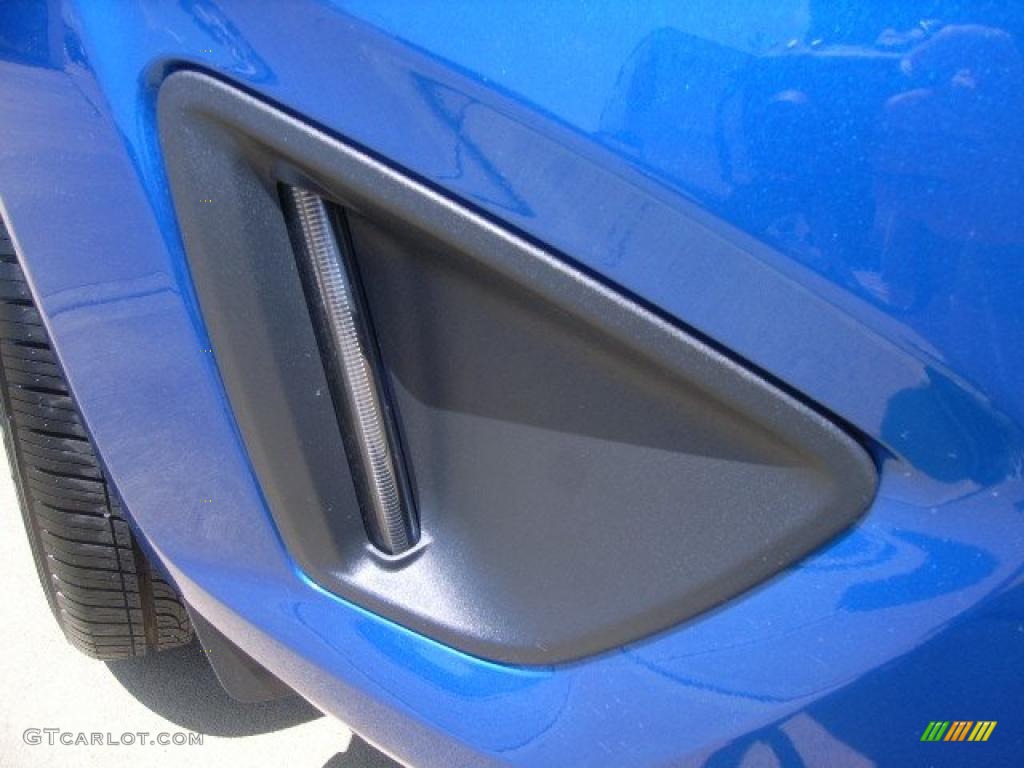 2011 Fiesta SE Sedan - Blue Flame Metallic / Charcoal Black/Blue Cloth photo #11