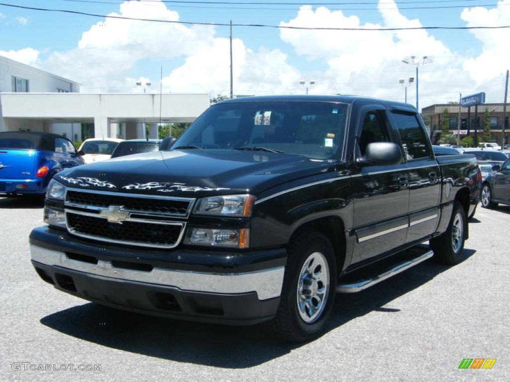 2006 Silverado 1500 LS Crew Cab - Black / Medium Gray photo #1