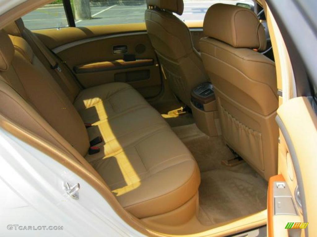 2007 7 Series 750i Sedan - Alpine White / Natural Brown photo #22