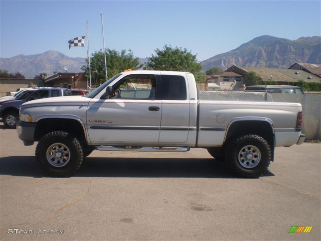 1998 Ram 2500 Laramie Extended Cab 4x4 - Bright White / Tan photo #1