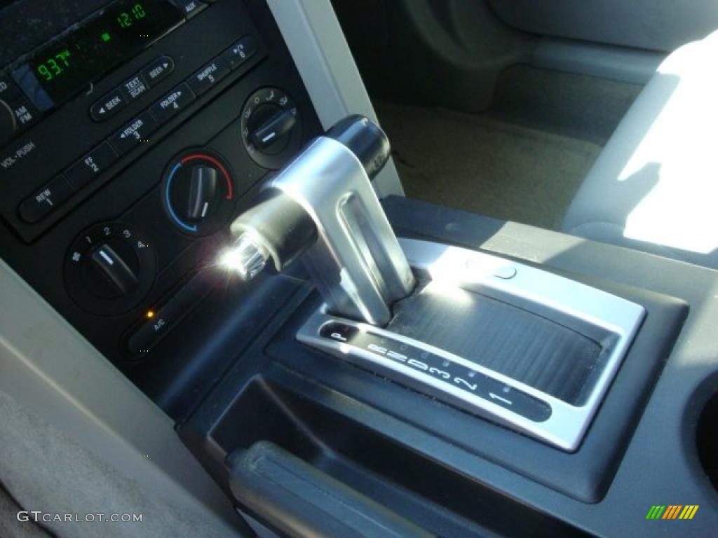 2007 Mustang V6 Deluxe Coupe - Windveil Blue Metallic / Light Graphite photo #17