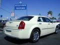 Cool Vanilla - 300 C HEMI Photo No. 7
