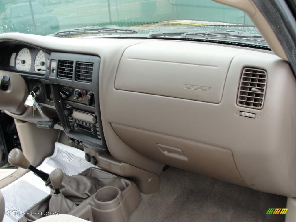 2001 Tacoma V6 Xtracab 4x4 - Imperial Jade Green Mica / Oak Beige photo #28