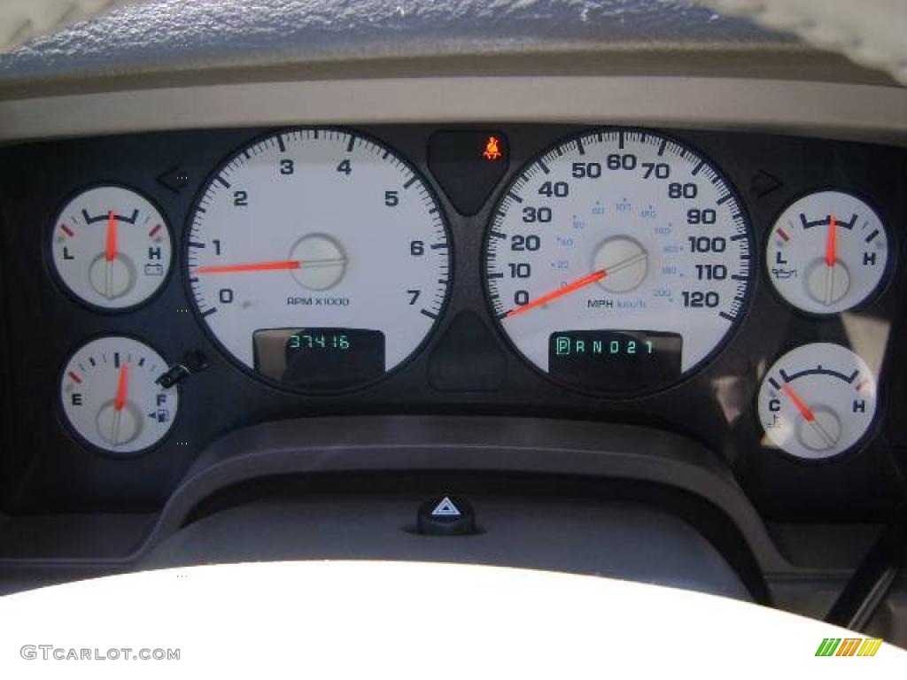 2005 Ram 1500 SLT Quad Cab - Flame Red / Taupe photo #38