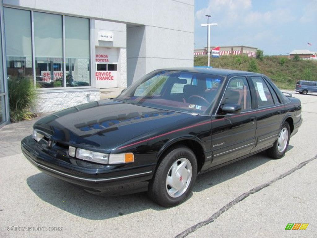 1992 Cutlass Supreme S Sedan - Black / Dark Red photo #2