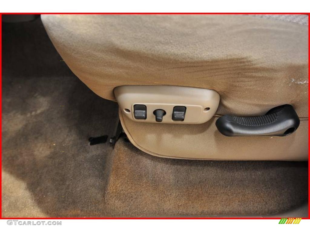 2005 Ram 3500 SLT Quad Cab 4x4 - Light Almond Pearl Metallic / Taupe photo #15