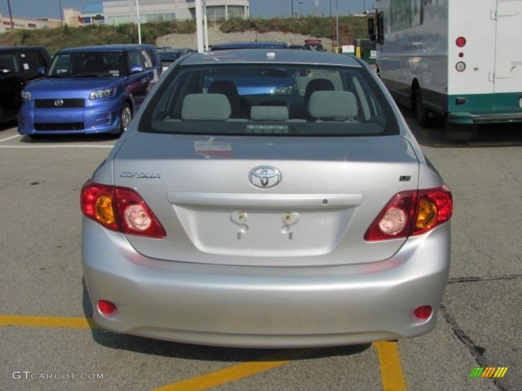 2010 Corolla LE - Classic Silver Metallic / Ash photo #6