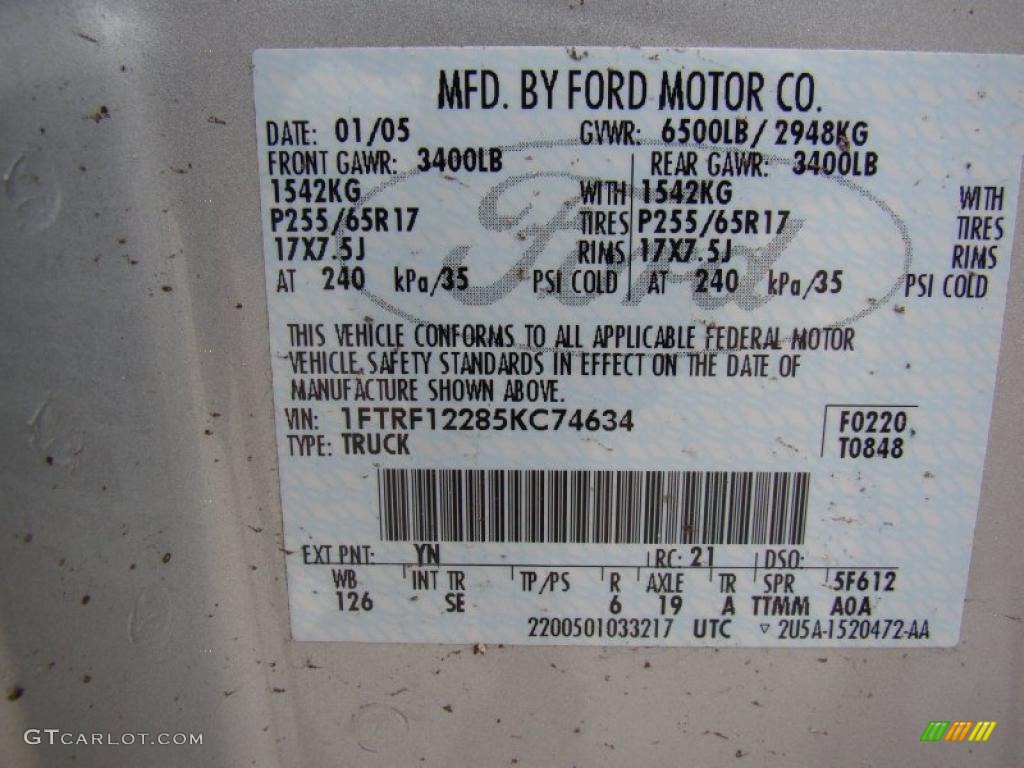 2005 F150 XL Regular Cab - Silver Metallic / Medium Flint/Dark Flint Grey photo #24