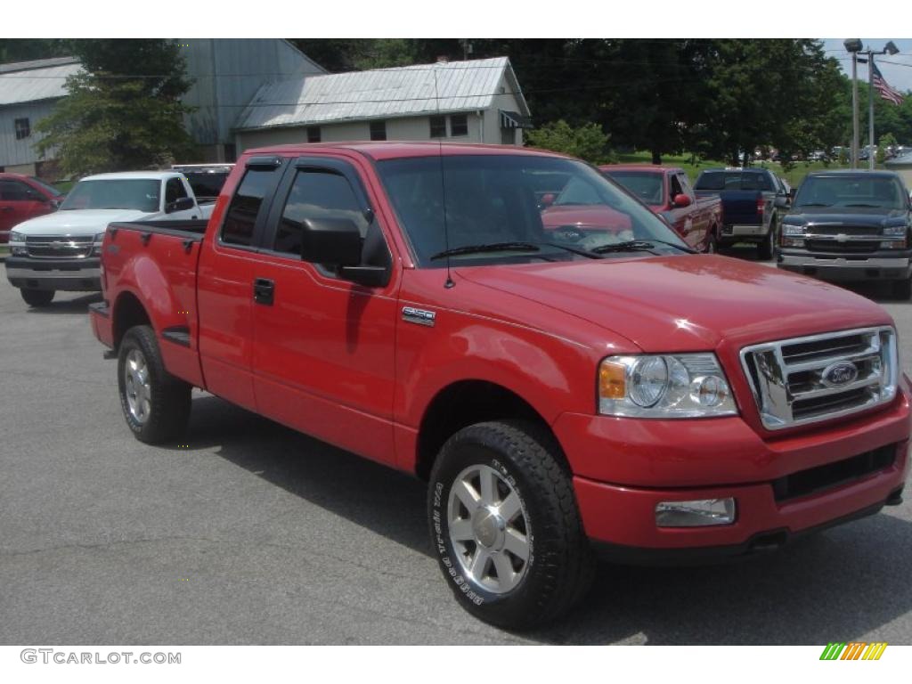 2005 F150 STX SuperCab 4x4 - Bright Red / Medium Flint Grey photo #3