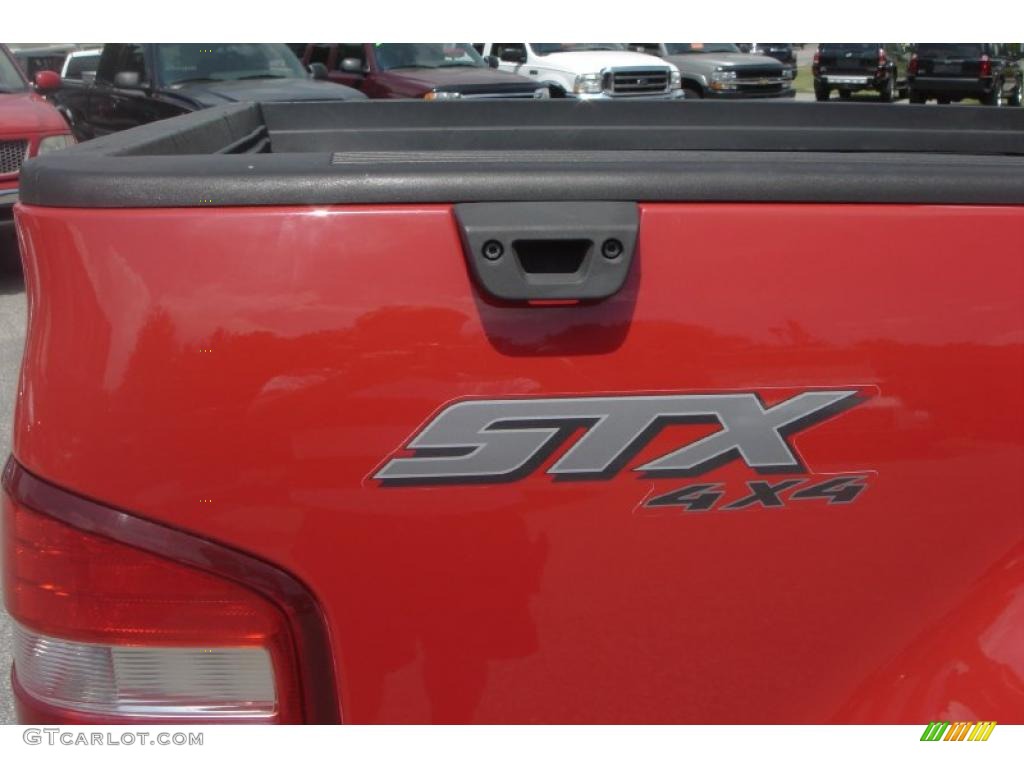 2005 F150 STX SuperCab 4x4 - Bright Red / Medium Flint Grey photo #7