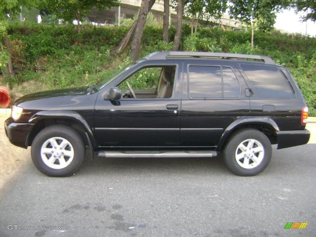 2003 Pathfinder SE 4x4 - Super Black / Charcoal photo #1