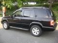 2003 Super Black Nissan Pathfinder SE 4x4  photo #3