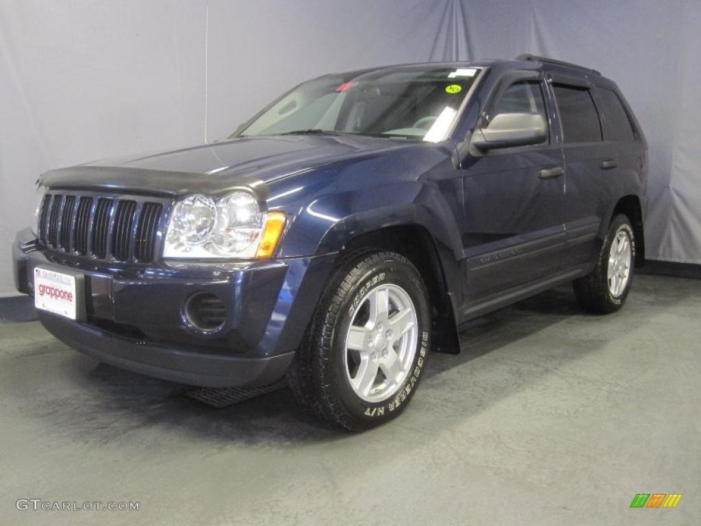 2005 Grand Cherokee Laredo - Midnight Blue Pearl / Medium Slate Gray photo #1