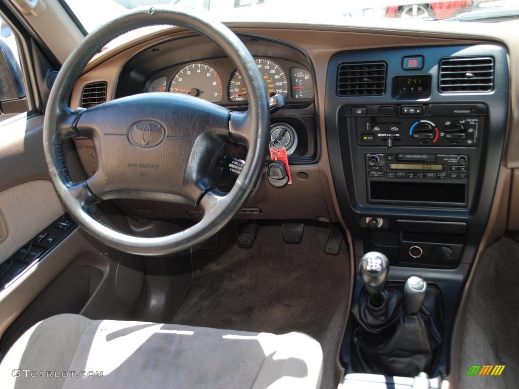 1999 4Runner SR5 4x4 - Black / Oak photo #11