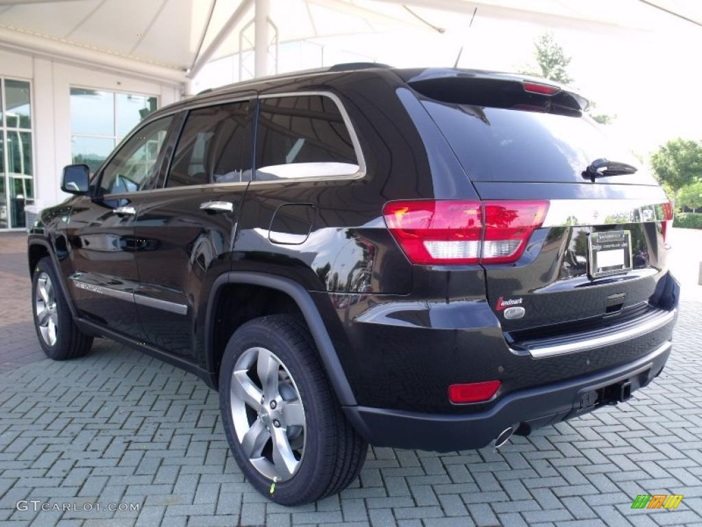 2011 Grand Cherokee Overland - Brilliant Black Crystal Pearl / Dark Frost Beige/Light Frost Beige photo #2