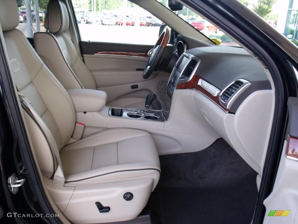 2011 Grand Cherokee Overland - Brilliant Black Crystal Pearl / Dark Frost Beige/Light Frost Beige photo #12