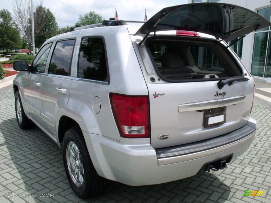 2007 Grand Cherokee Overland - Bright Silver Metallic / Medium Slate Gray photo #16