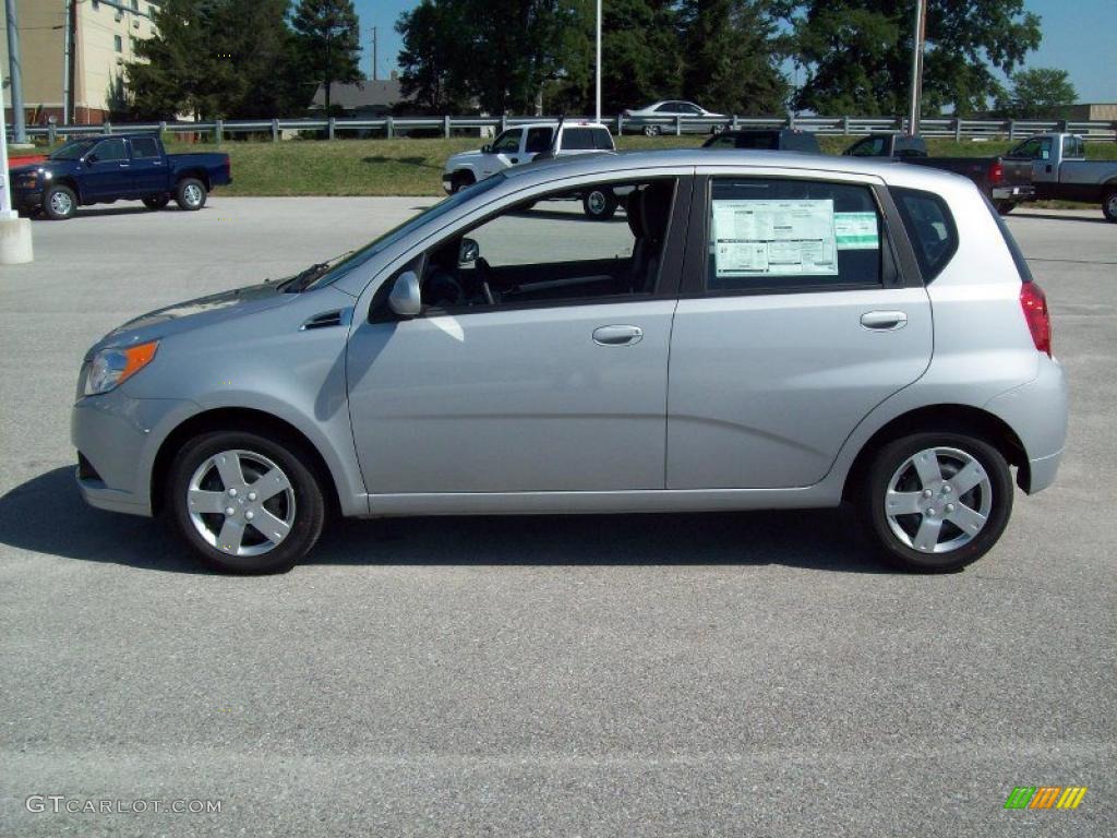 2010 Aveo Aveo5 LT - Cosmic Silver / Charcoal photo #3