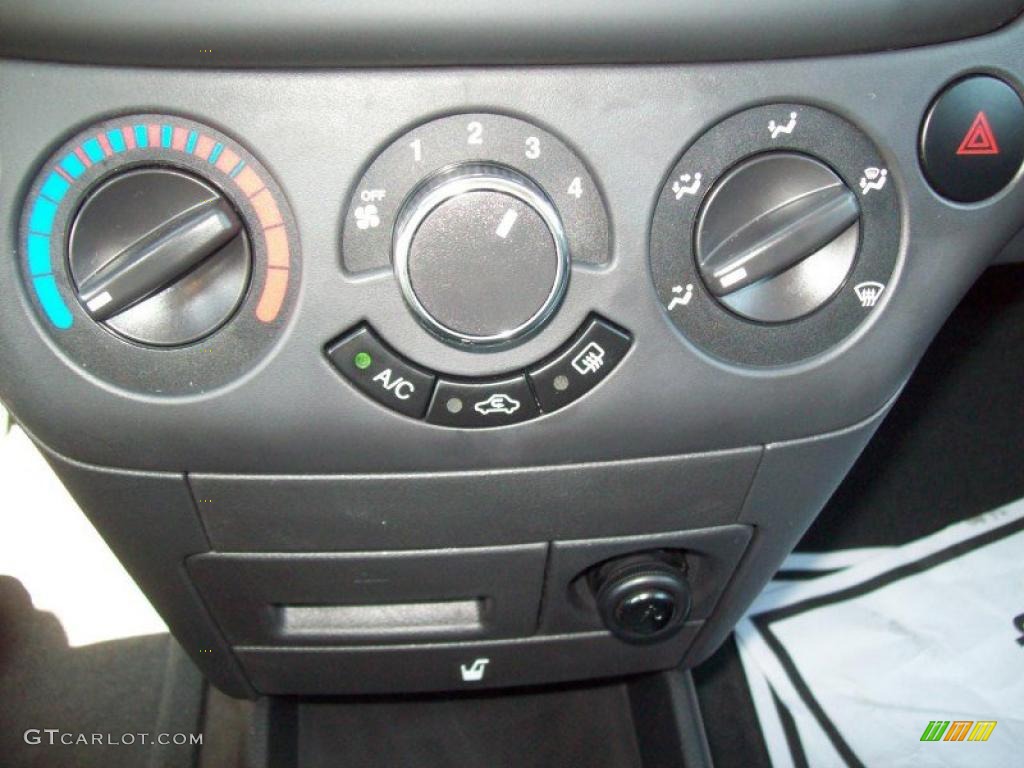 2010 Aveo Aveo5 LT - Cosmic Silver / Charcoal photo #10
