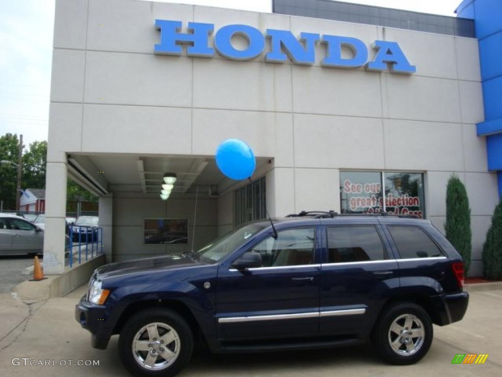 Midnight Blue Pearl Jeep Grand Cherokee