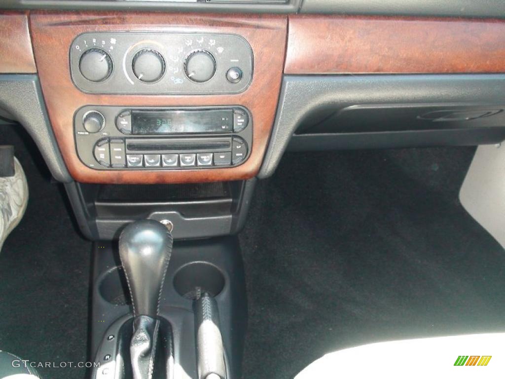 2006 Sebring TSI Sedan - Brilliant Black / Light Taupe photo #23