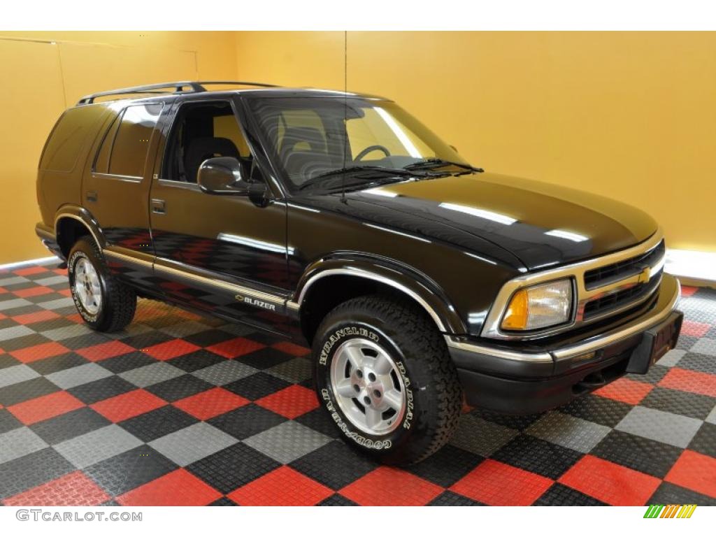 1996 Blazer LS 4x4 - Onyx Black / Graphite photo #1