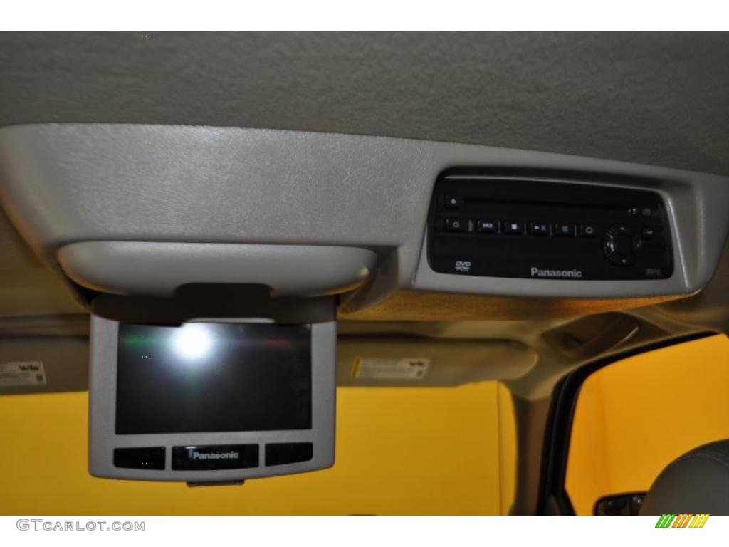 2006 Tahoe Z71 4x4 - Summit White / Tan/Neutral photo #9