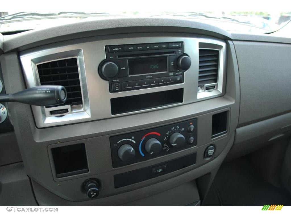 2008 Ram 1500 ST Quad Cab - Flame Red / Medium Slate Gray photo #16