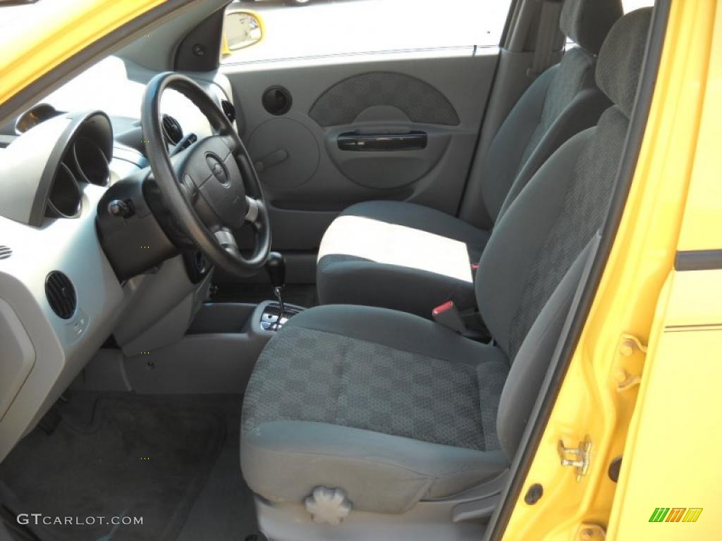 2004 Aveo LS Hatchback - Summer Yellow / Gray photo #12