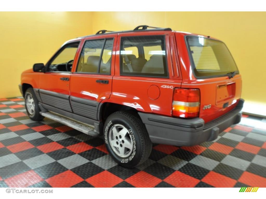 1995 Grand Cherokee SE 4x4 - Flame Red / Gray photo #4