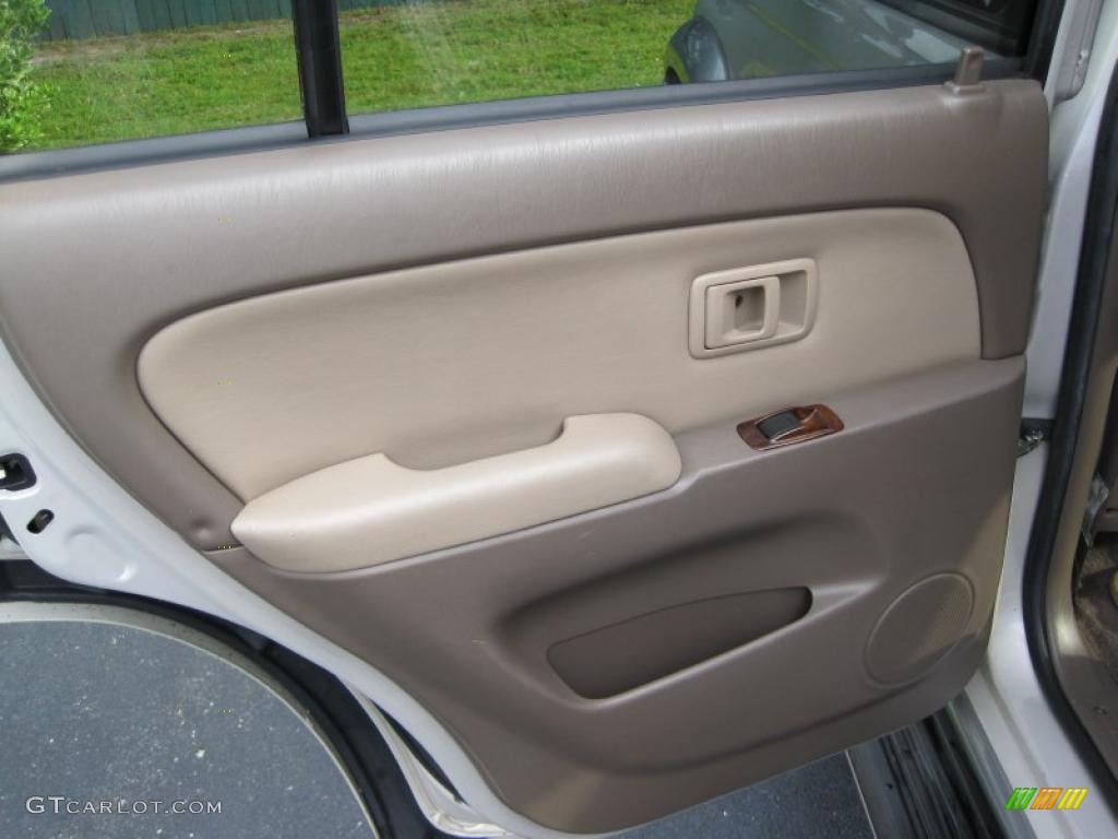 1999 4Runner Limited 4x4 - Desert Dune Metallic / Oak photo #17
