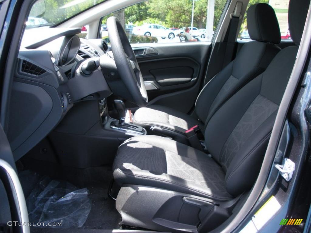 2011 Fiesta SE Hatchback - Monterey Grey Metallic / Charcoal Black/Blue Cloth photo #5