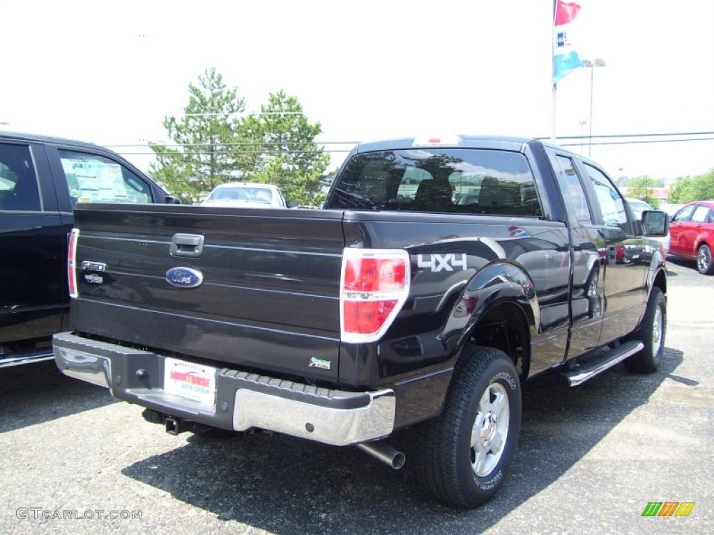 2010 F150 XLT SuperCab 4x4 - Tuxedo Black / Medium Stone photo #4