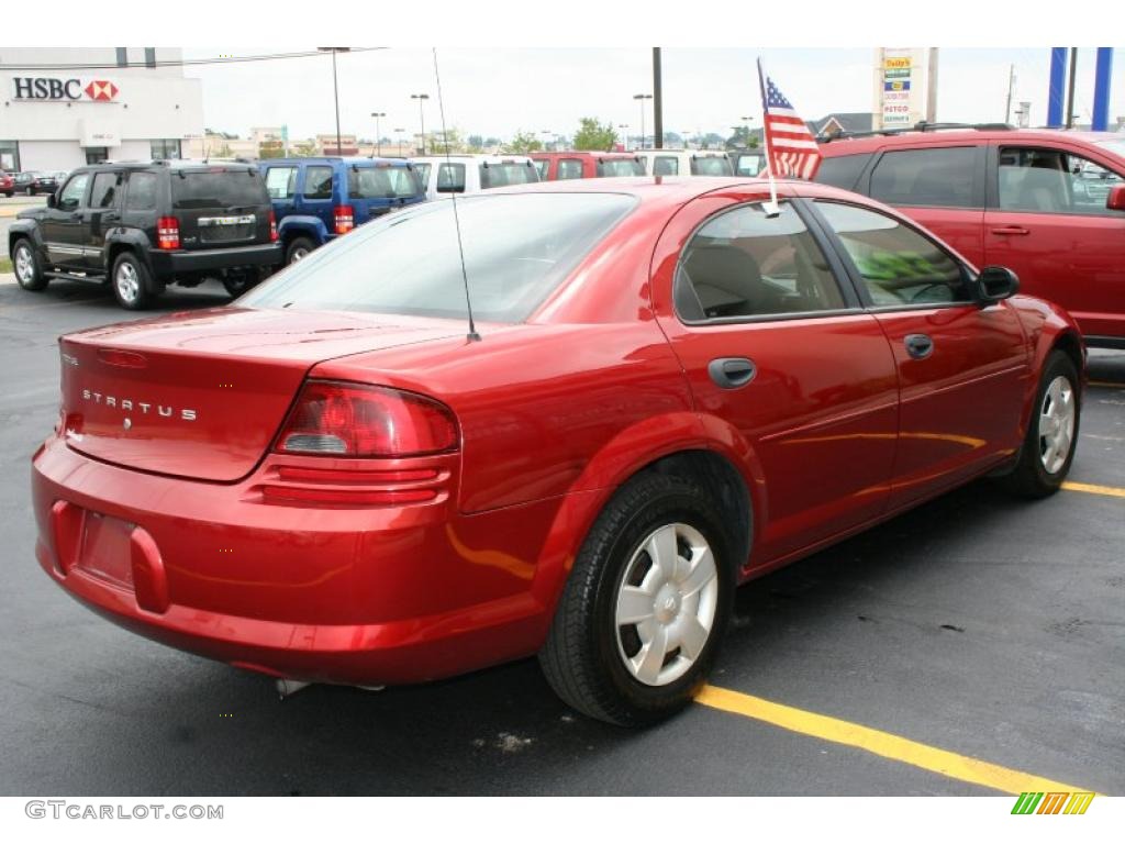 2004 Stratus SE Sedan - Inferno Red Pearlcoat / Dark Slate Gray photo #2